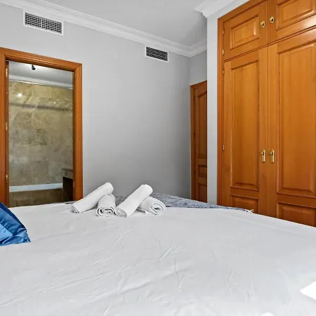 Casa Adosada En Santa Clara Golf מארבלה